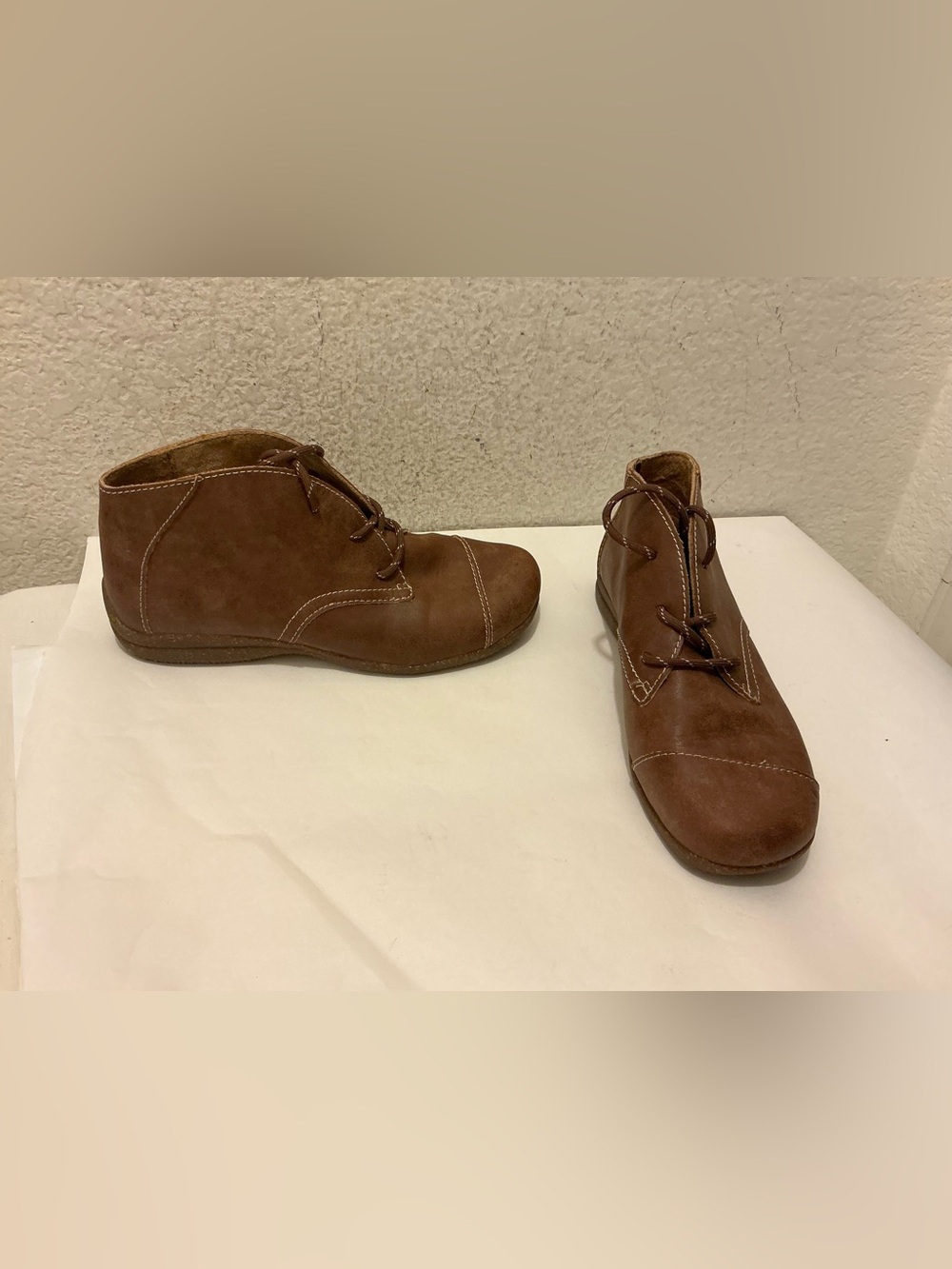 Born Sabelle Brown Lace-Up Ankle Booties women’s size 8 - Picture 2 of 7